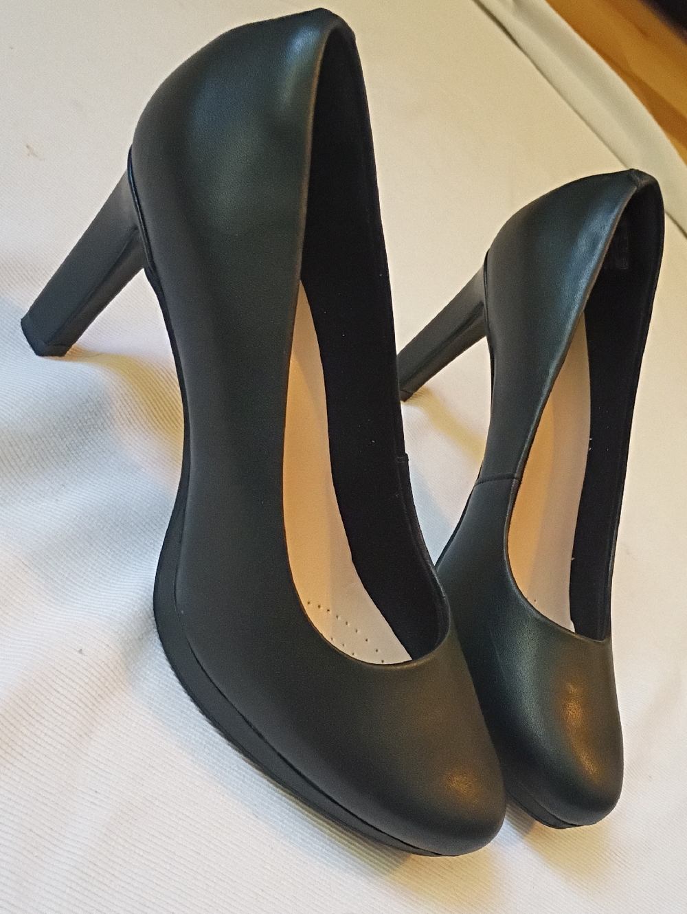 Clark's Collection Classic Black Leather High Heel Pumps